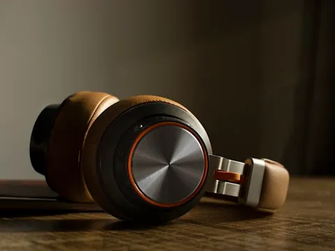 imgi_4_photo-1585771724684-38269d6639fd